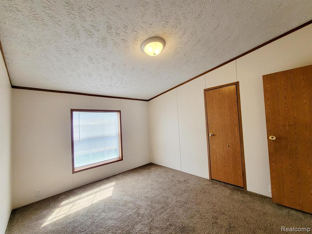 93 Woodcrest Drive, Swartz Creek, MI 48473 — Photo 11