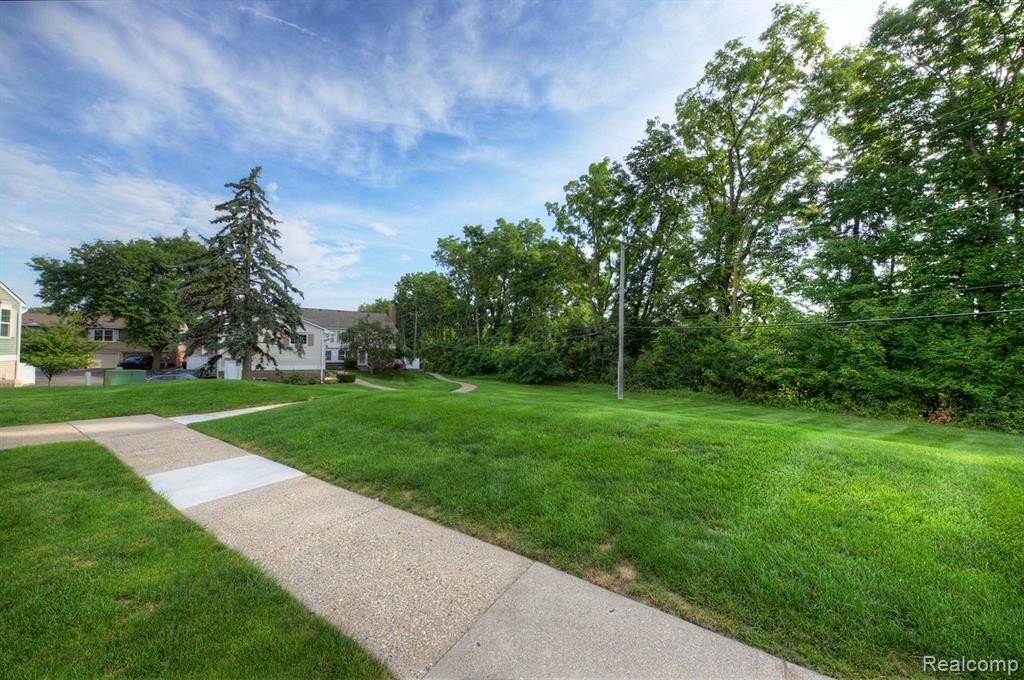 20832 E Glen Haven Circle, Northville, MI 48167 — Photo 27