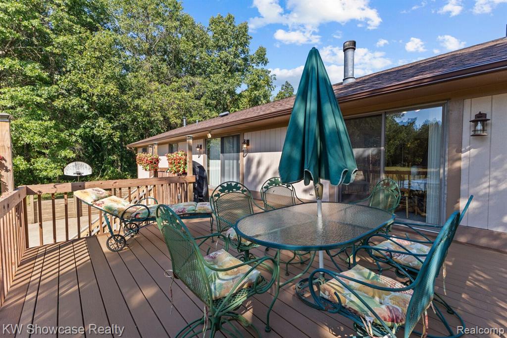 766 WHITE HOUSE Drive, Highland, MI 48356 — Photo 49