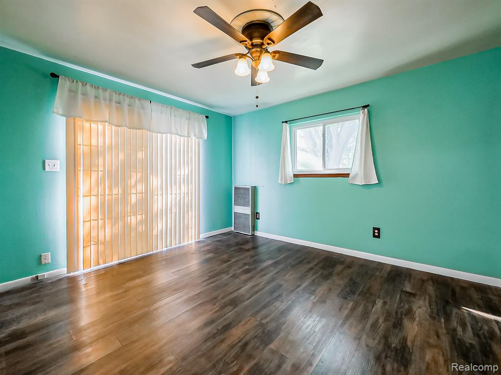 4656 Edgewood Street, Dearborn Heights, MI 48125 — Photo 11