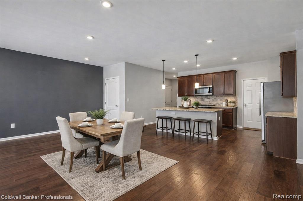 4883 Broomfield Way, Lake Orion, MI — Photo 11