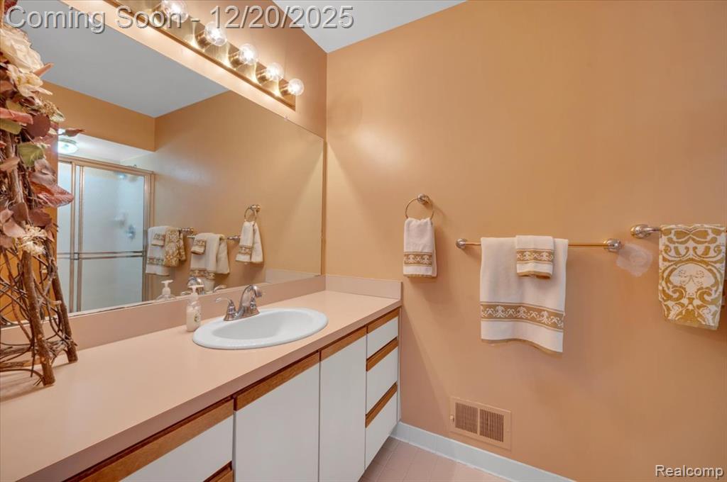 6845 Serenity Drive, Troy, MI 48098 — Photo 16