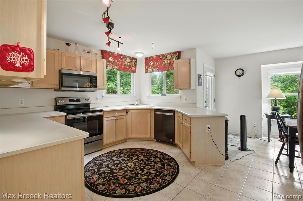 46859 Hendrie Court, Canton, MI 48187 — Photo 14