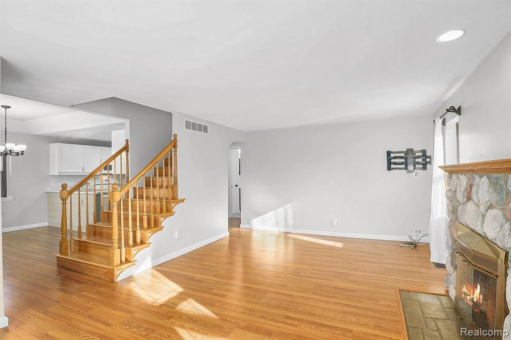 5810 ROCKCROFT Boulevard, Clarkston, MI — Photo 6