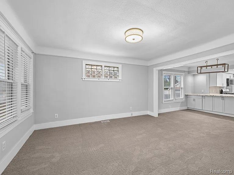 419 W 12 Mile Road, Royal Oak, MI 48073 — Photo 8