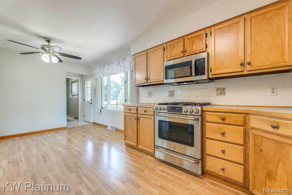 4415 Krafft Road, Fort Gratiot, MI 48059 — Photo 10