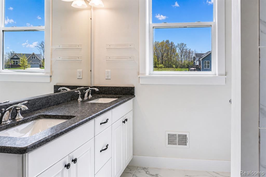 5545 Helmsdale Boulevard, West Bloomfield, MI — Photo 25