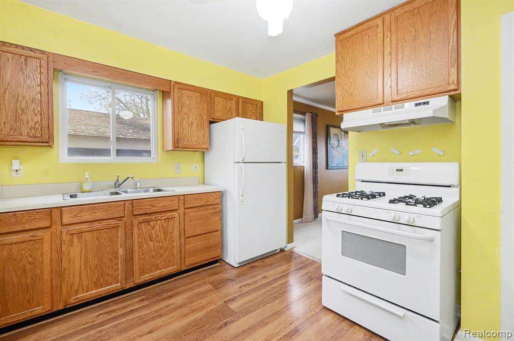 74 E Colgate Avenue, Pontiac, MI 48340 — Photo 7