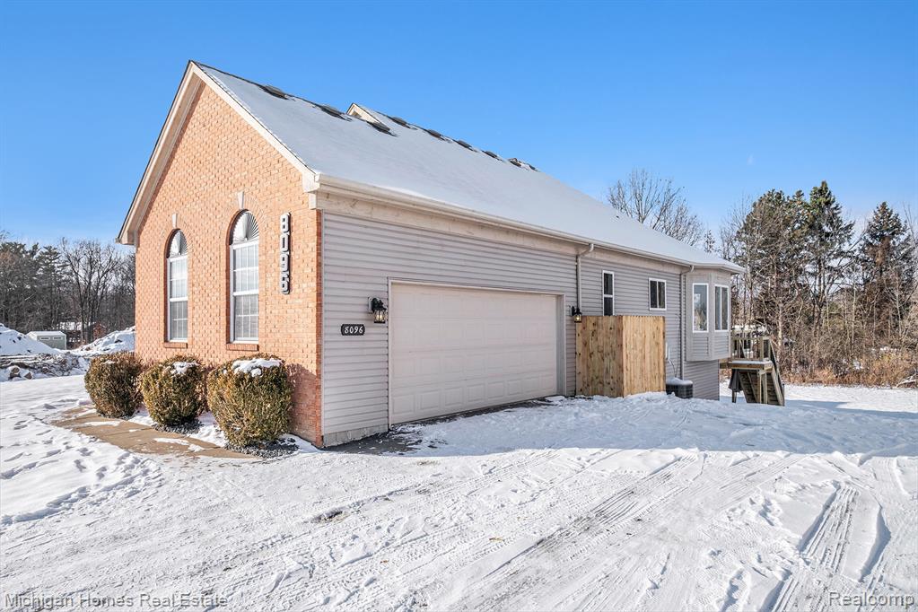 8096 Peninsula Circle, Grand Blanc, MI — Photo 31