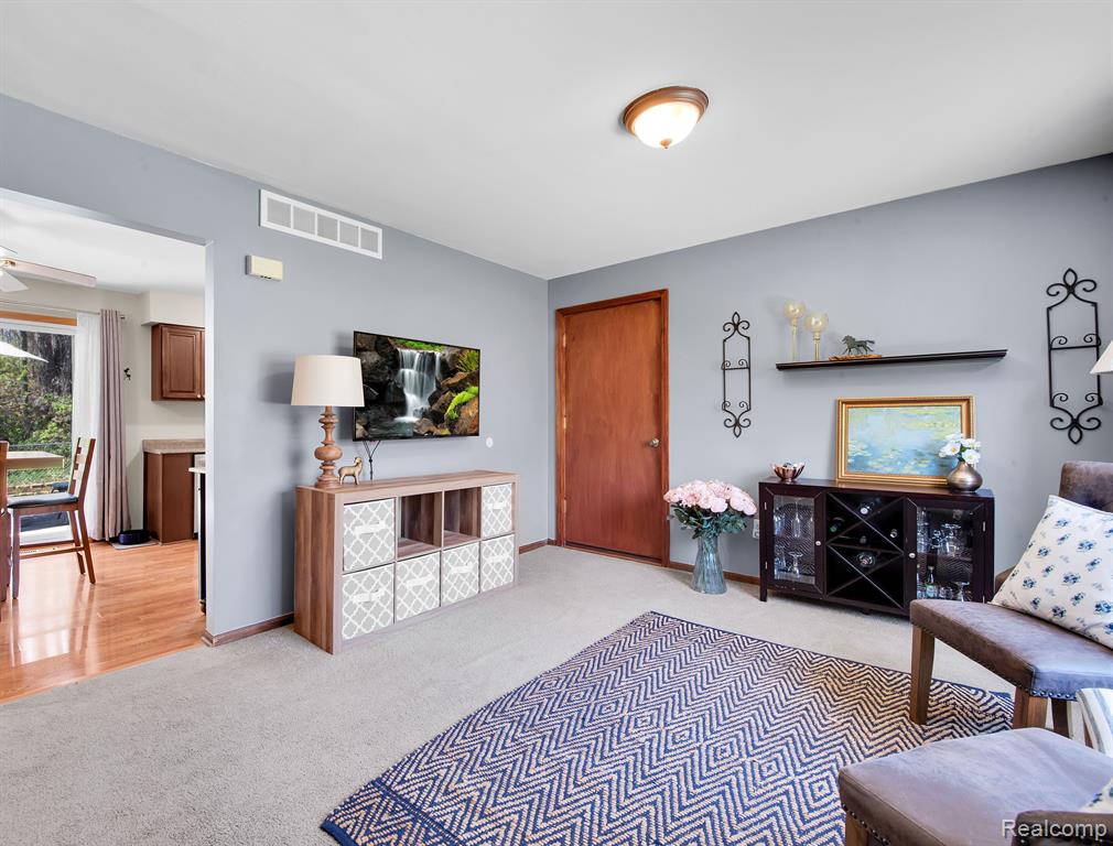 414 NORLAND Street, Lake Orion, MI 48362 — Photo 5
