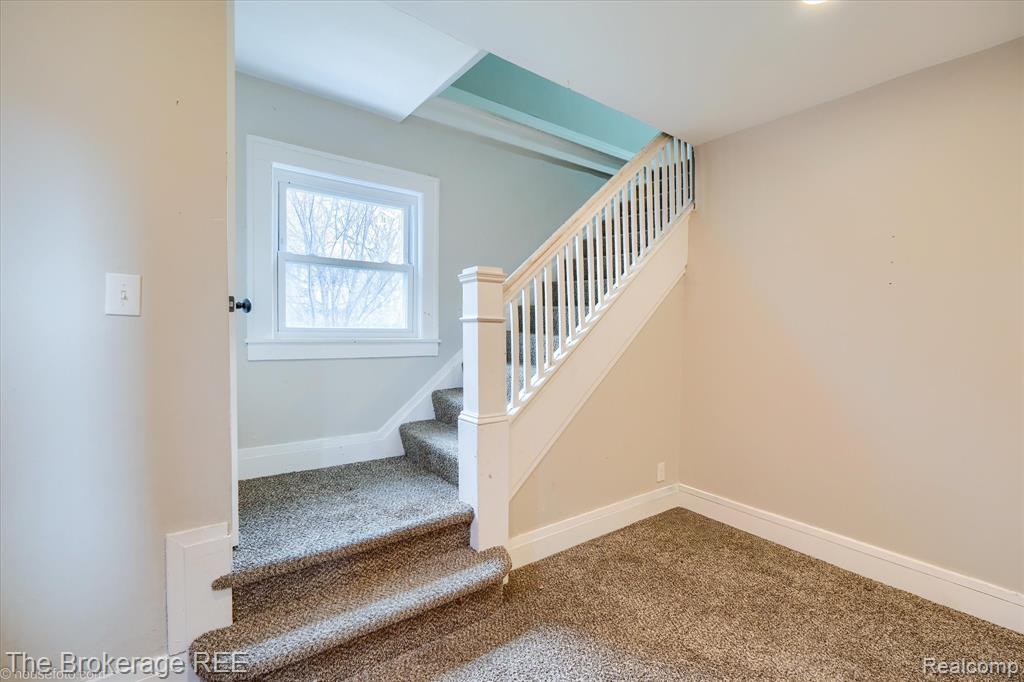 808 N Chevrolet Avenue, Flint, MI 48504 — Photo 8