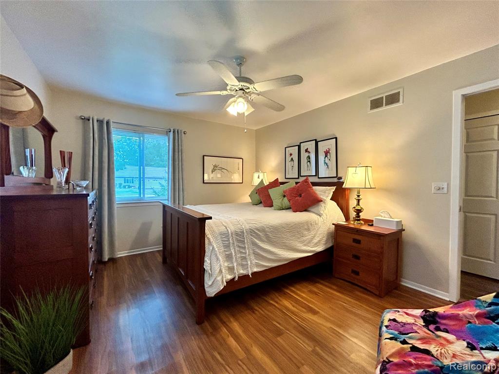 9545 Woodside Circle, Grand Blanc, MI 48439 — Photo 17