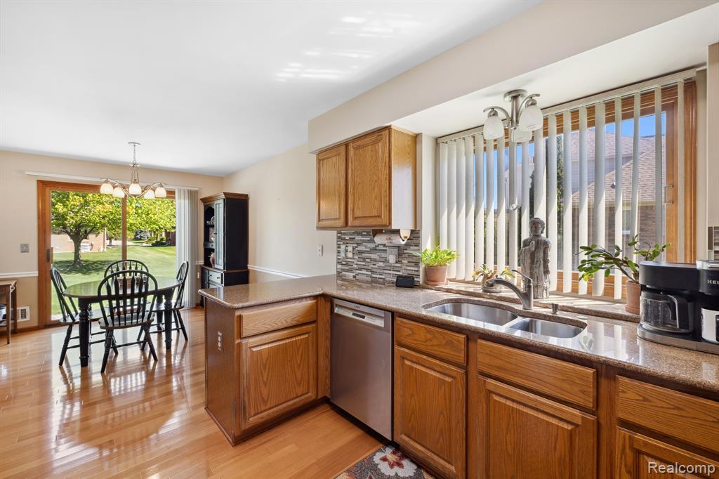 46941 SOUTHGATE Drive, Canton, MI 48188 — Photo 5