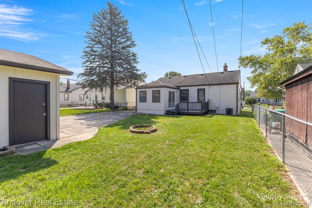 30924 Barton Street, Garden City, MI — Photo 31