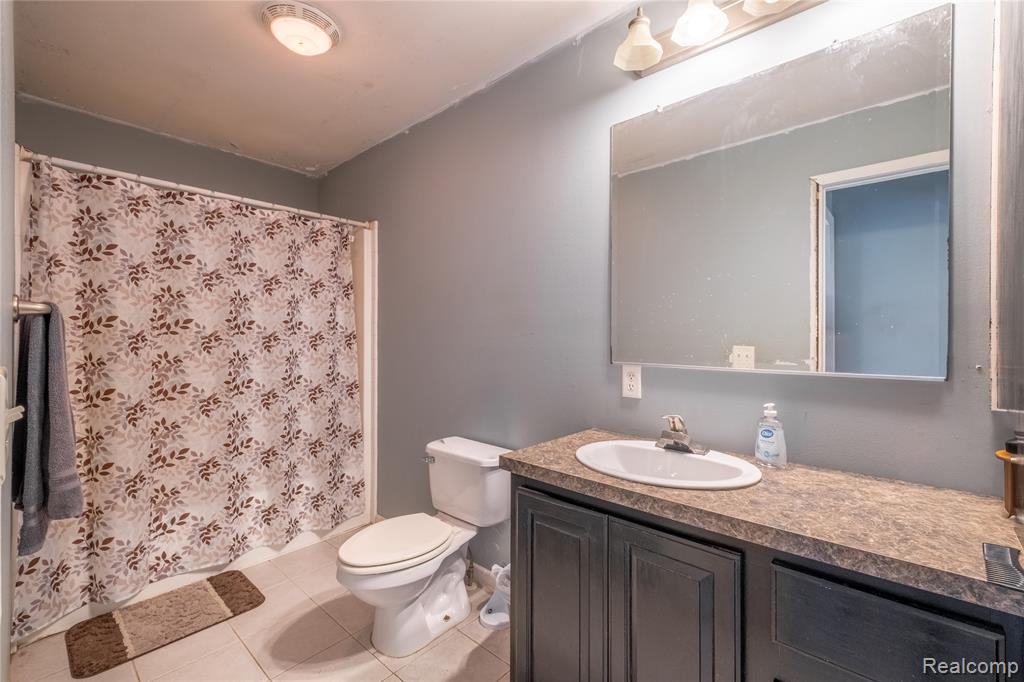 6802 Booth Road, North Branch, MI 48461 — Photo 24