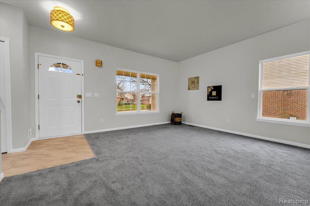13632 COUNTRY WALK Boulevard, Van Buren, MI 48111 — Photo 4