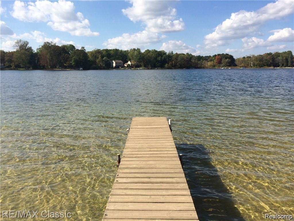 3965 Burnet Road, Commerce Twp, MI 48382 — Photo 3