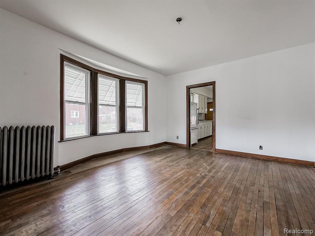 5303 IROQUOIS Street, Detroit, MI 48213 — Photo 4