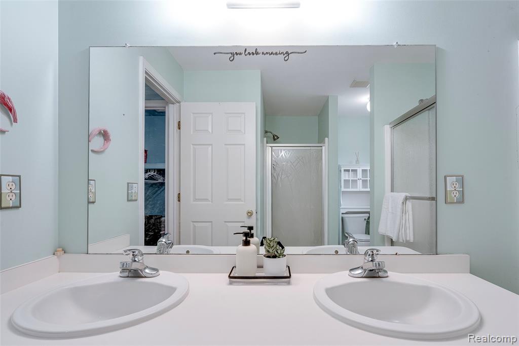 834 Natures Cove Court, Wixom, MI — Photo 34