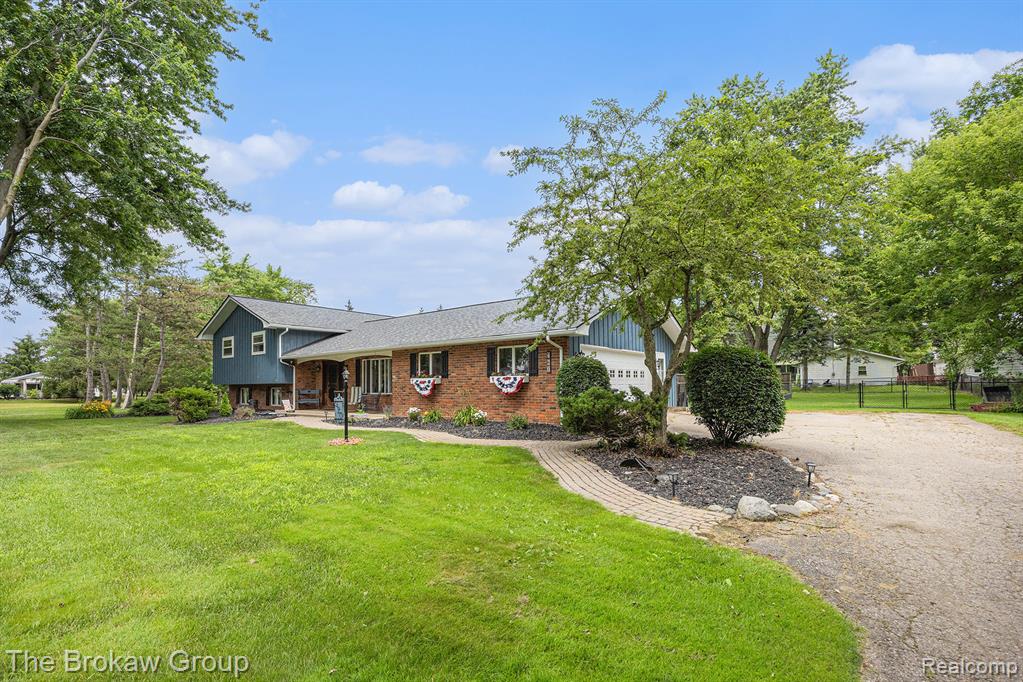 420 N Neeper Street, Capac, MI 48014 — Photo 5