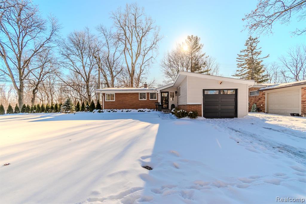 811 NORWICH Street, Birmingham, MI 48009 — Photo 2