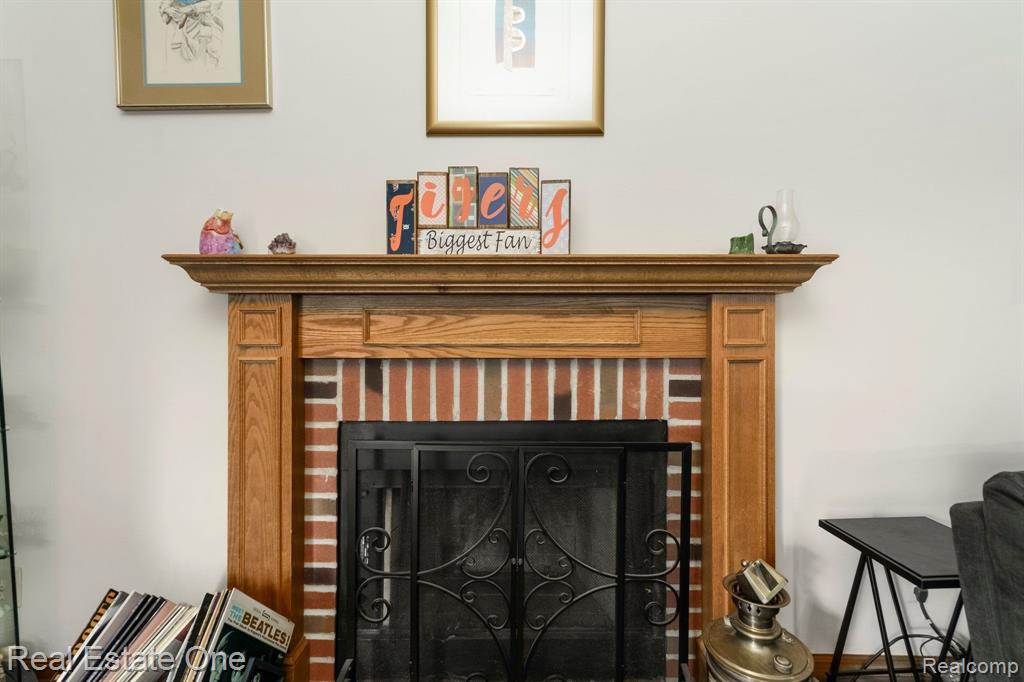 4067 HIGHVIEW, Waterford, MI 48329 — Photo 24