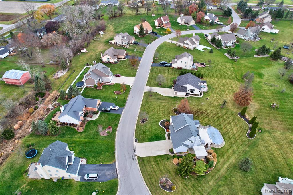 5077 PRESTONWOOD Lane, Flushing, MI 48433 — Photo 11