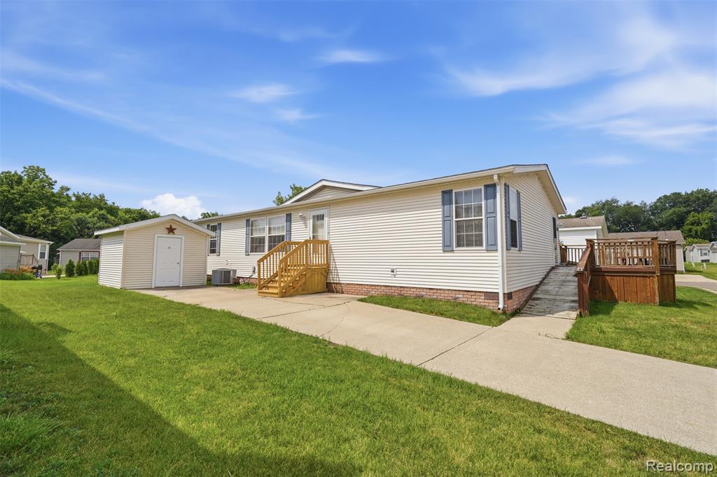 11784 Stoneridge Court, South Lyon, MI 48178