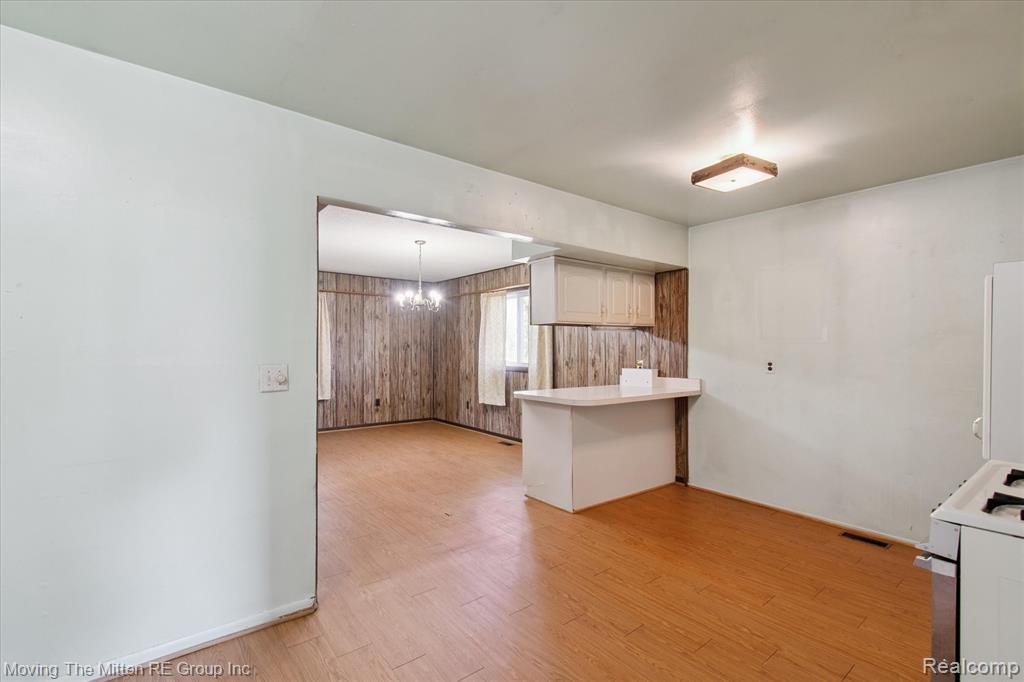 1336 Woodglen Avenue, Ypsilanti, MI 48198 — Photo 9
