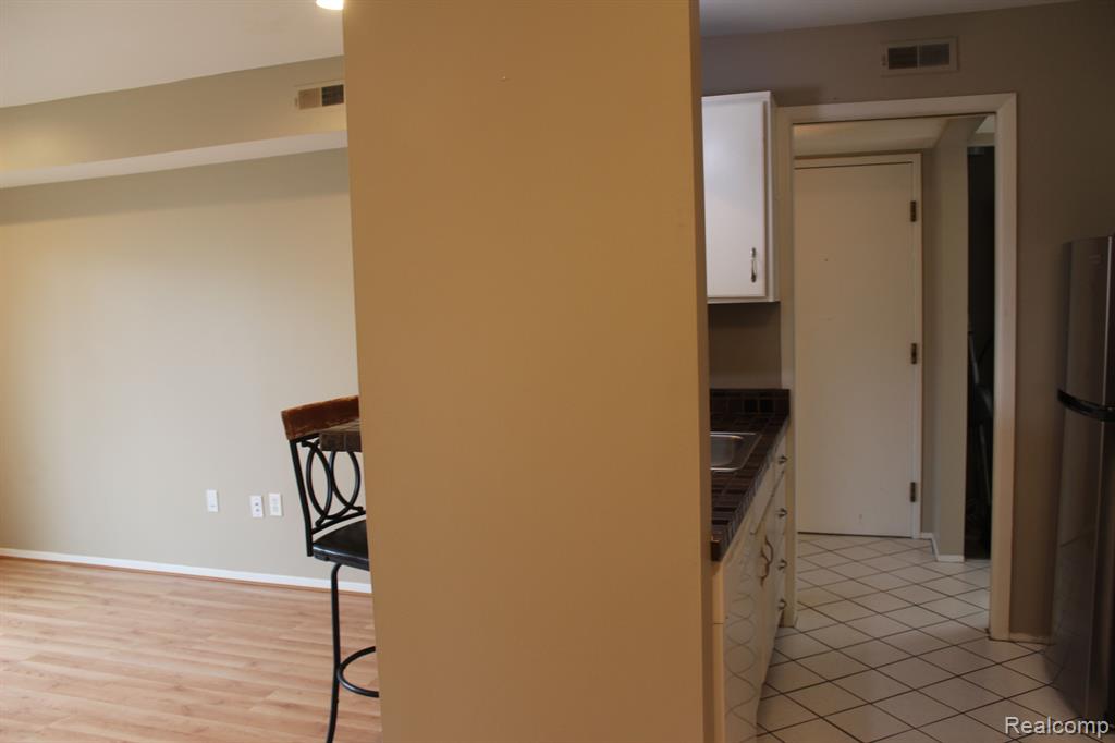 922 CHESTNUT HILL Drive, Auburn Hills, MI 48326 — Photo 24