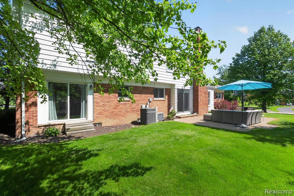 4121 Antique Lane, Bloomfield, MI 48302 — Photo 44