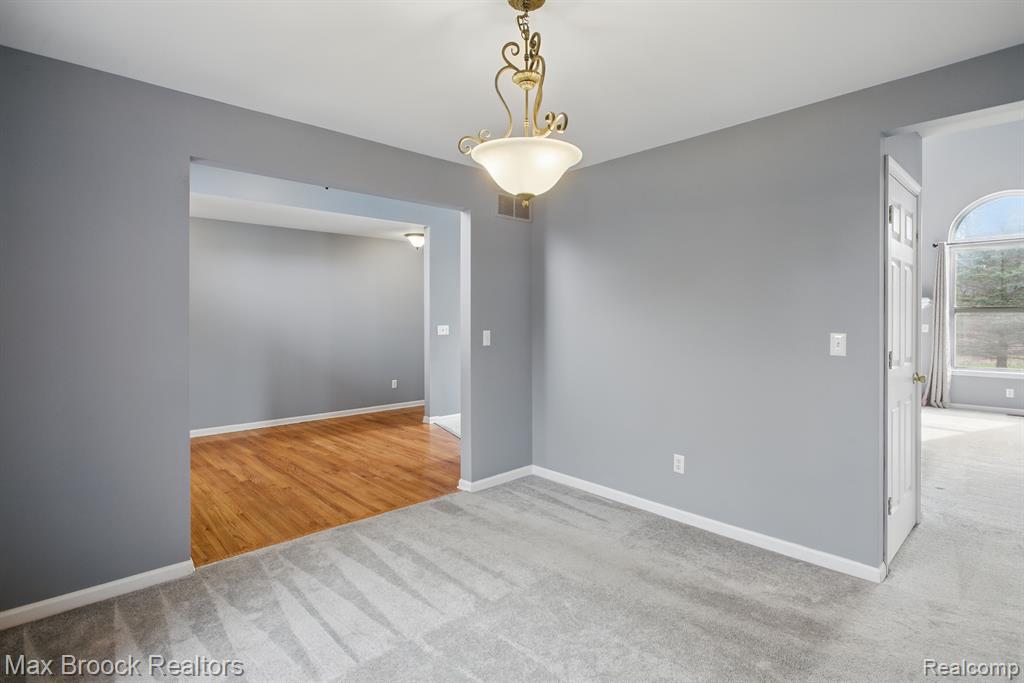 7131 WHITE TAIL Drive, Grand Blanc, MI 48439 — Photo 9