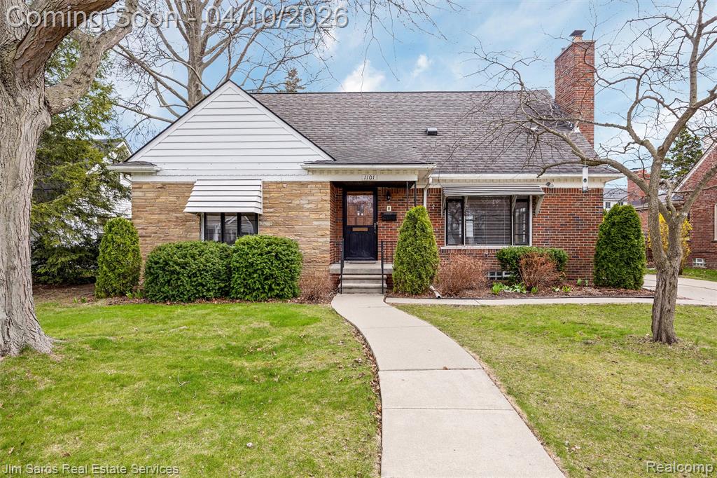 1101 Torrey Road, Grosse Pointe Woods, MI 48236 — front exterior