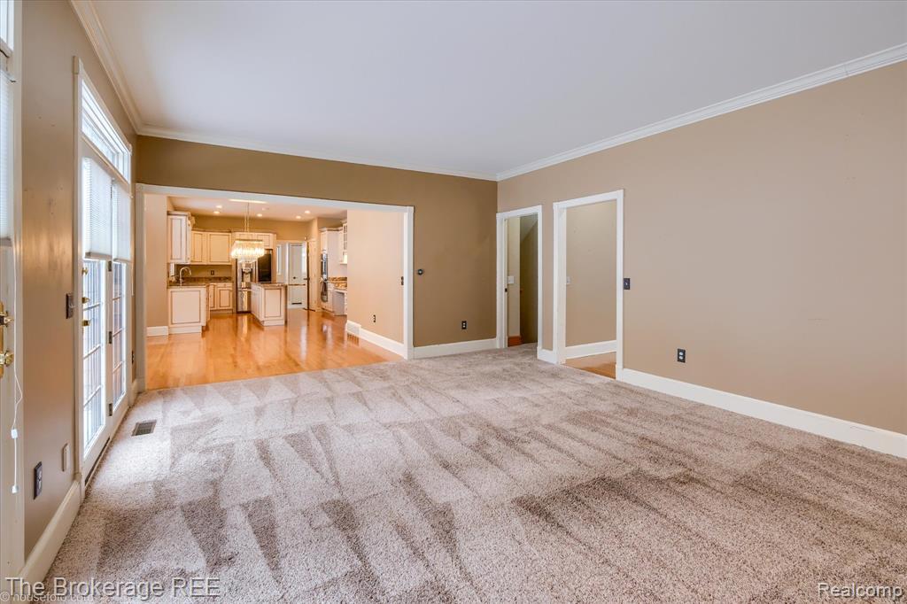 5475 Woodfield Parkway, Grand Blanc, MI 48439 — Photo 43