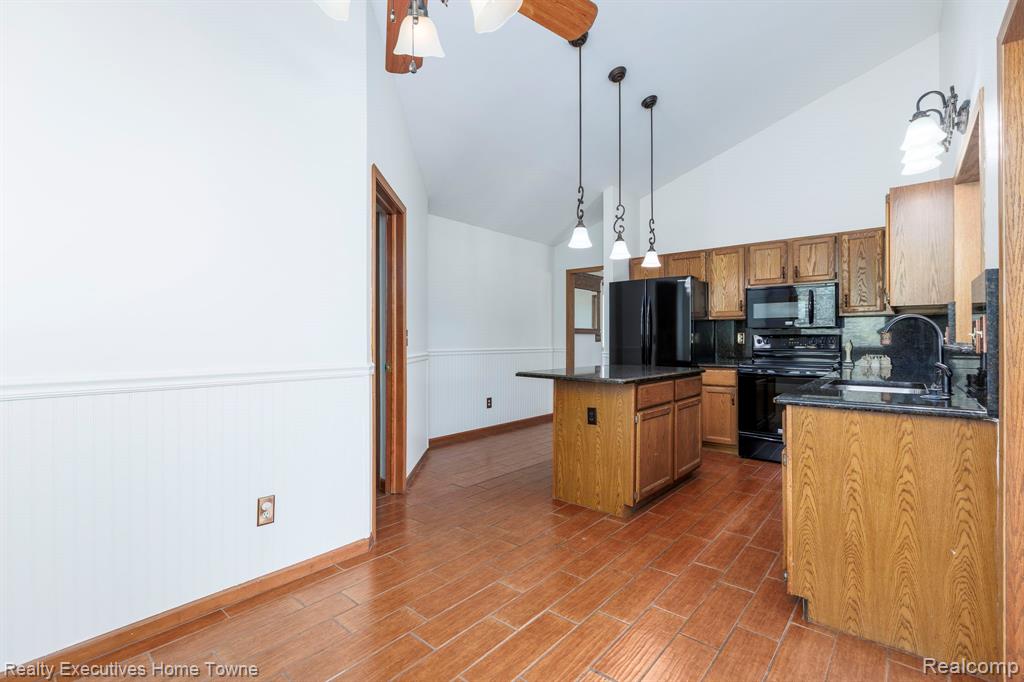 1041 Mackie Road, Almont, MI 48003 — Photo 27