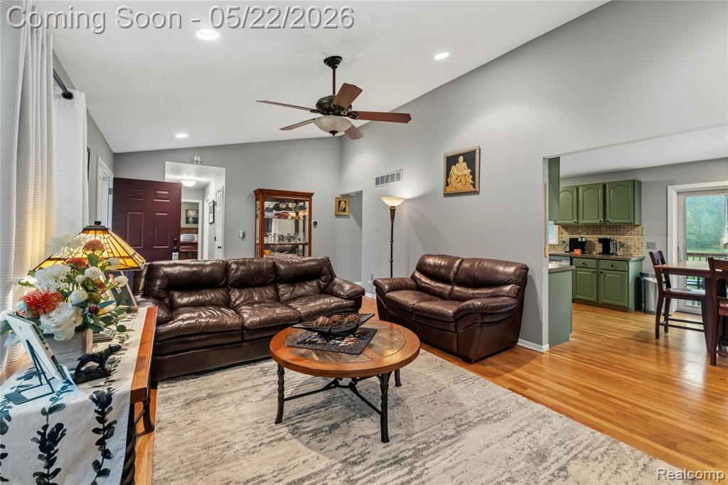 542 Tracey Lane, Brighton, MI 48114 — Photo 7
