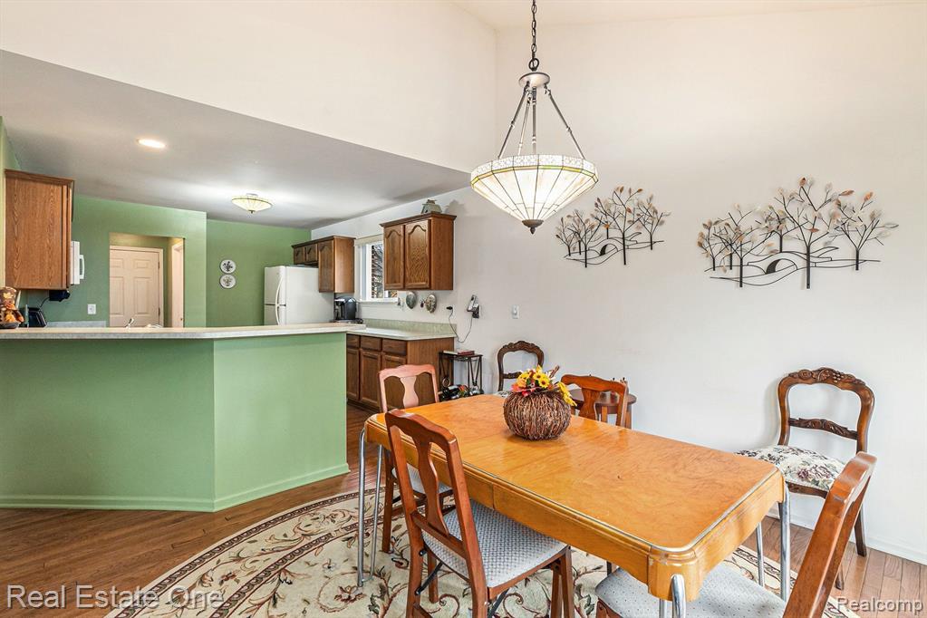 1153 ANDOVER Circle, Commerce Twp, MI 48390 — Photo 11