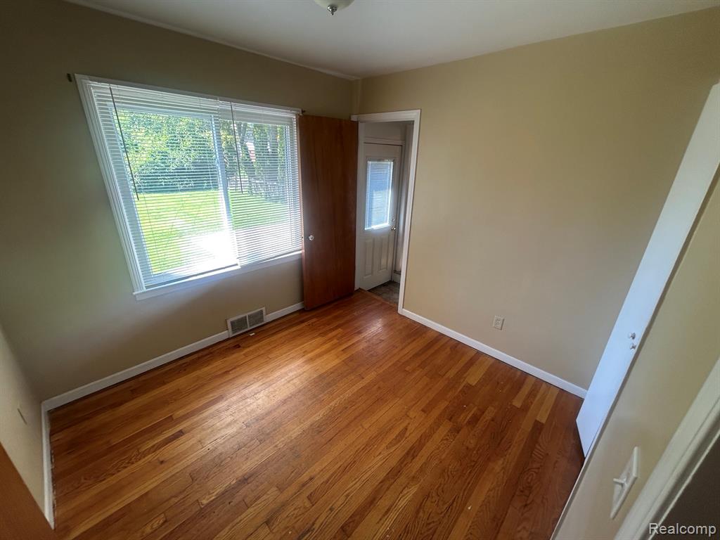 27225 LYNDON, Redford, MI 48239 — Photo 14