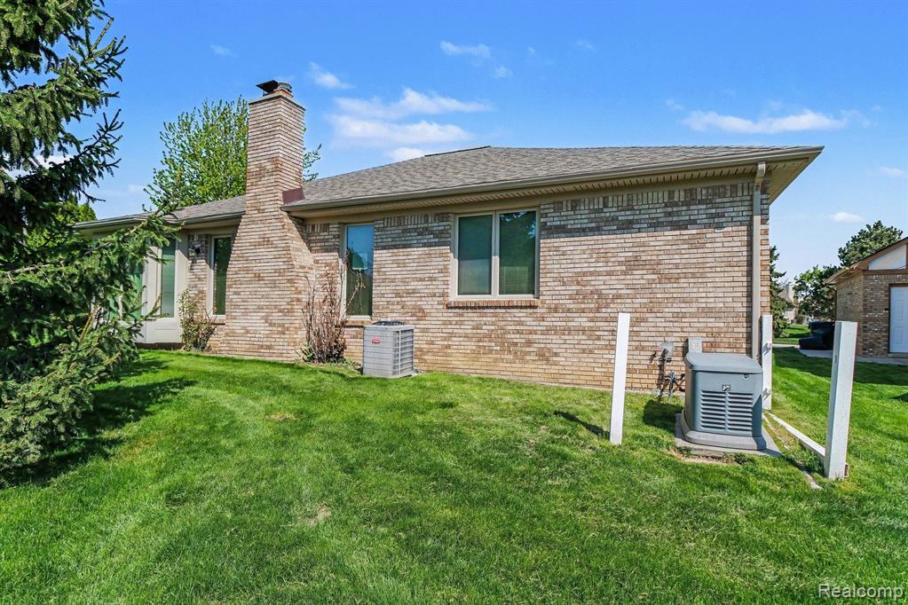 421 Drexelgate Parkway, Rochester Hills, MI 48307 — Photo 26