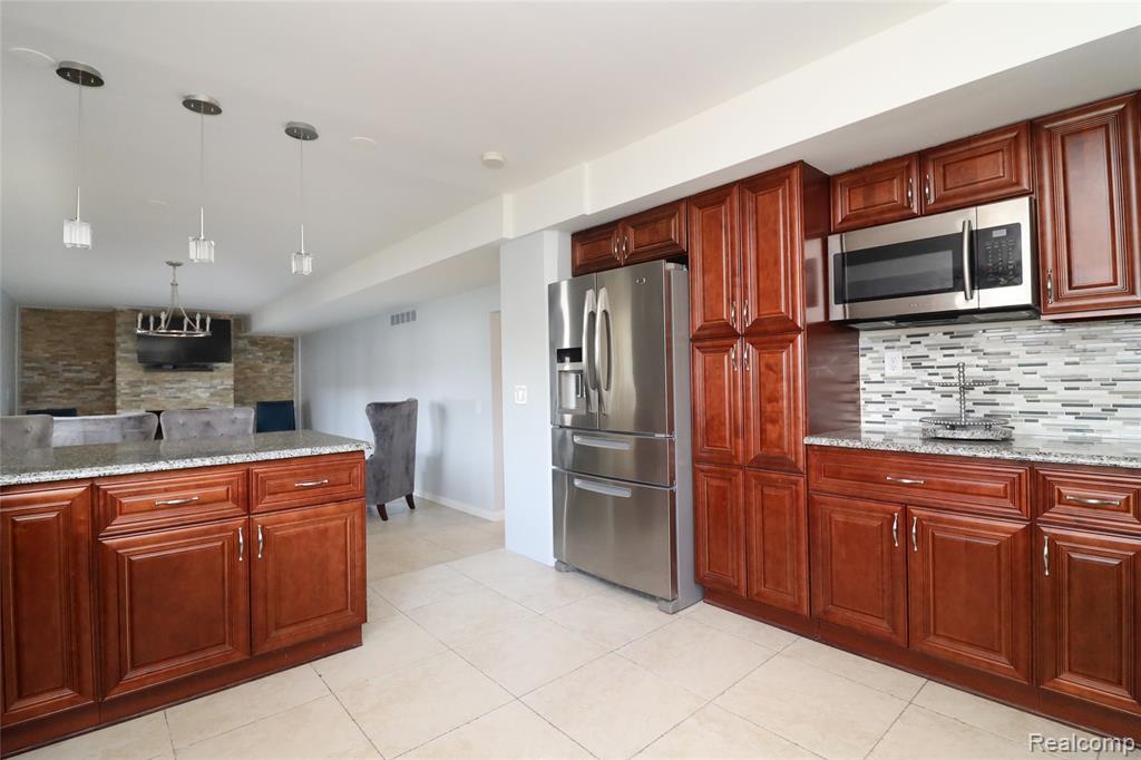 739 Kinloch Street, Dearborn Heights, MI 48127 — Photo 16