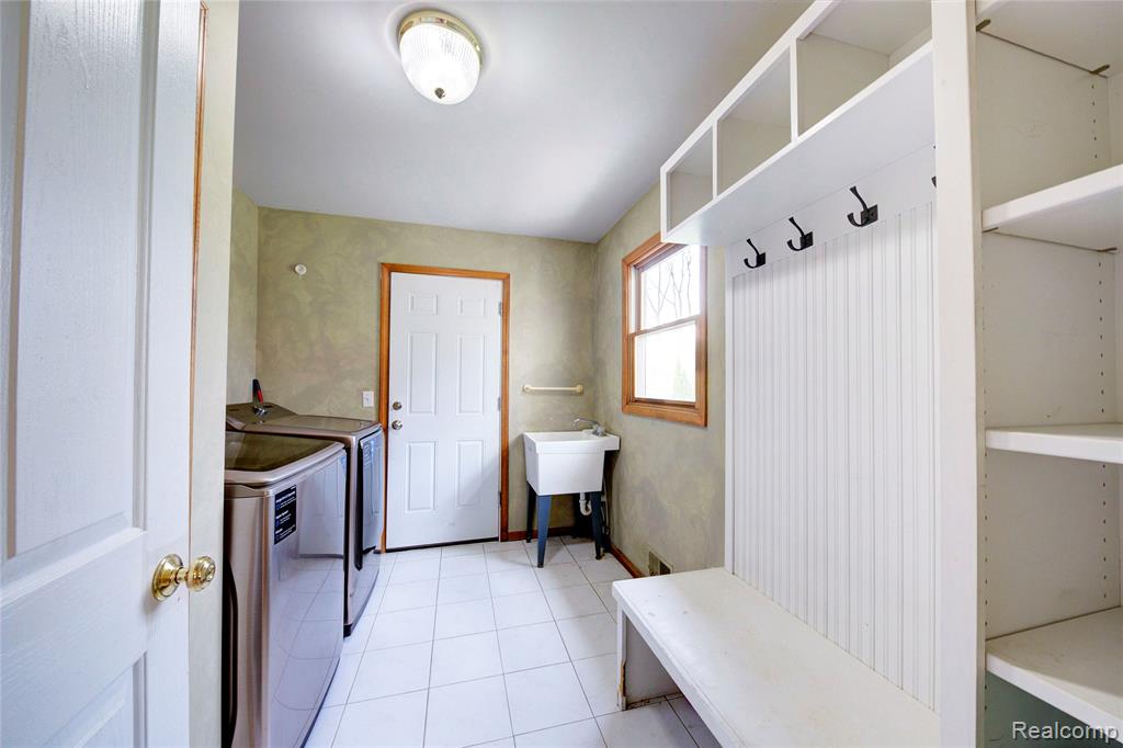 4570 River Hills Court, Brighton, MI 48114 — Photo 29