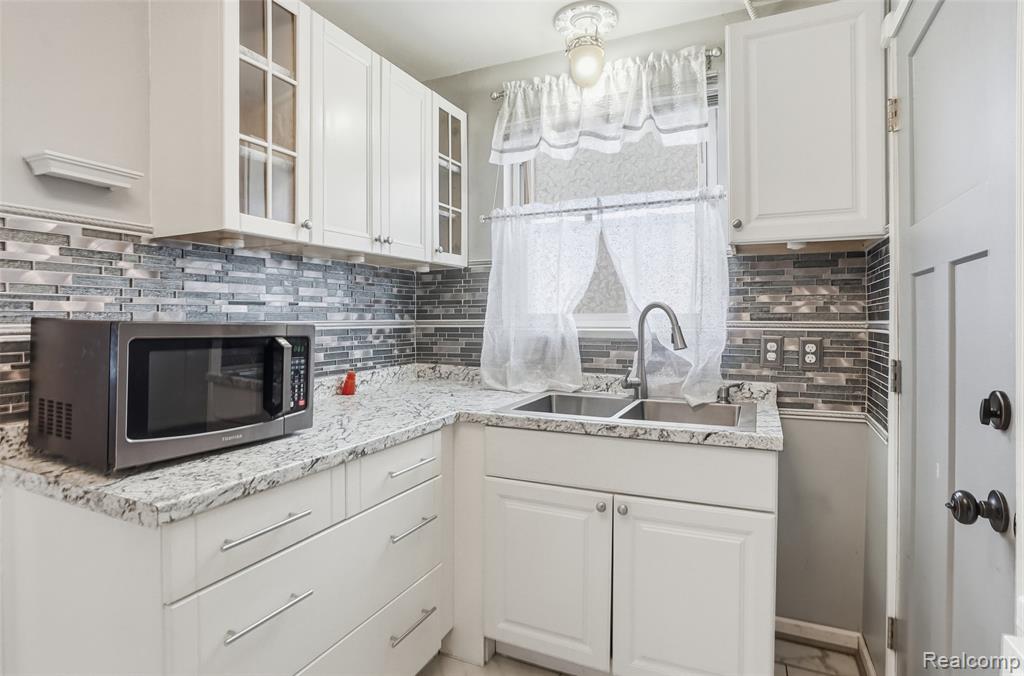 10761 Worden Street, Detroit, MI 48224 — Photo 11