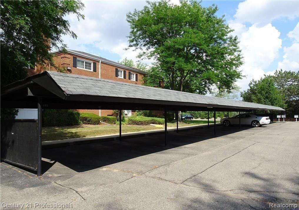 616 E Fox Hills Drive, Bloomfield Hills, MI 48304 — Photo 14