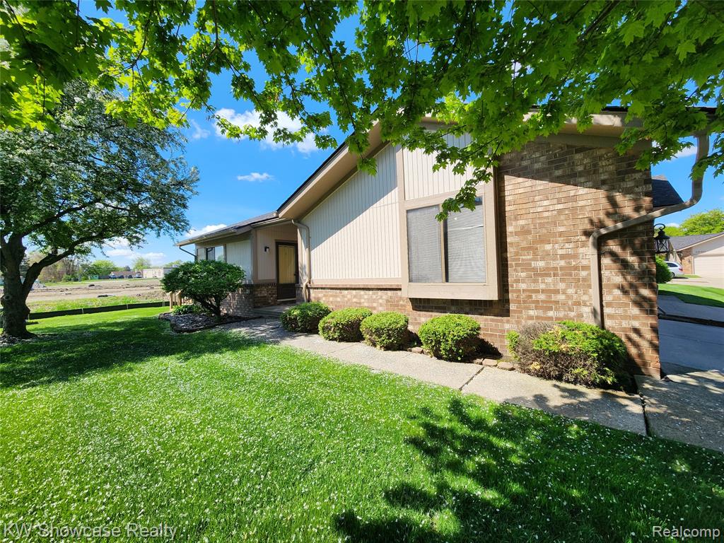 38824 Windmill Pointe S, Clinton Twp, MI 48038 — Photo 37