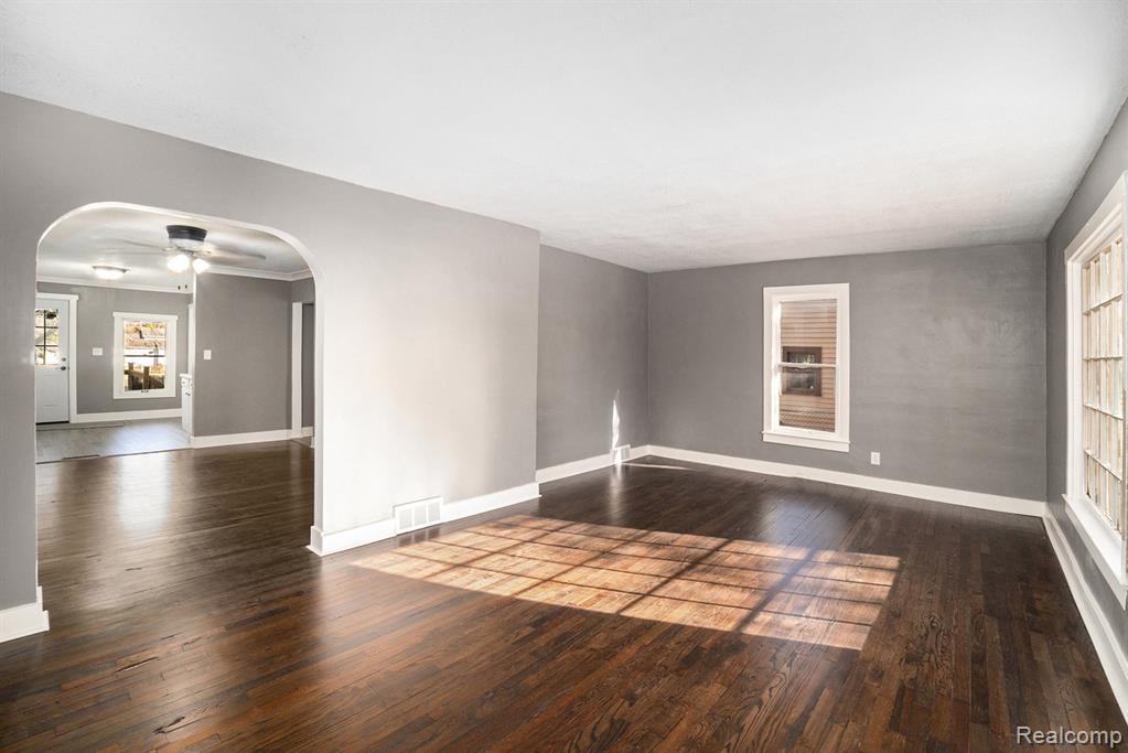 407 E Elizabeth Street, Fenton, MI 48430 — Photo 8