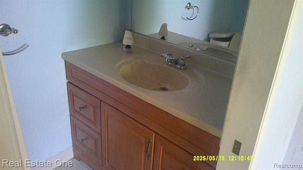8240 HAMPTON Road, Grosse Ile, MI 48138 — Photo 14