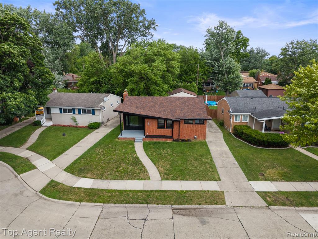 24300 Seneca Street, Oak Park, MI 48237 — Photo 41