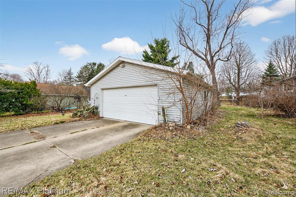 215 Washington Street, Byron, MI 48418 — Photo 6