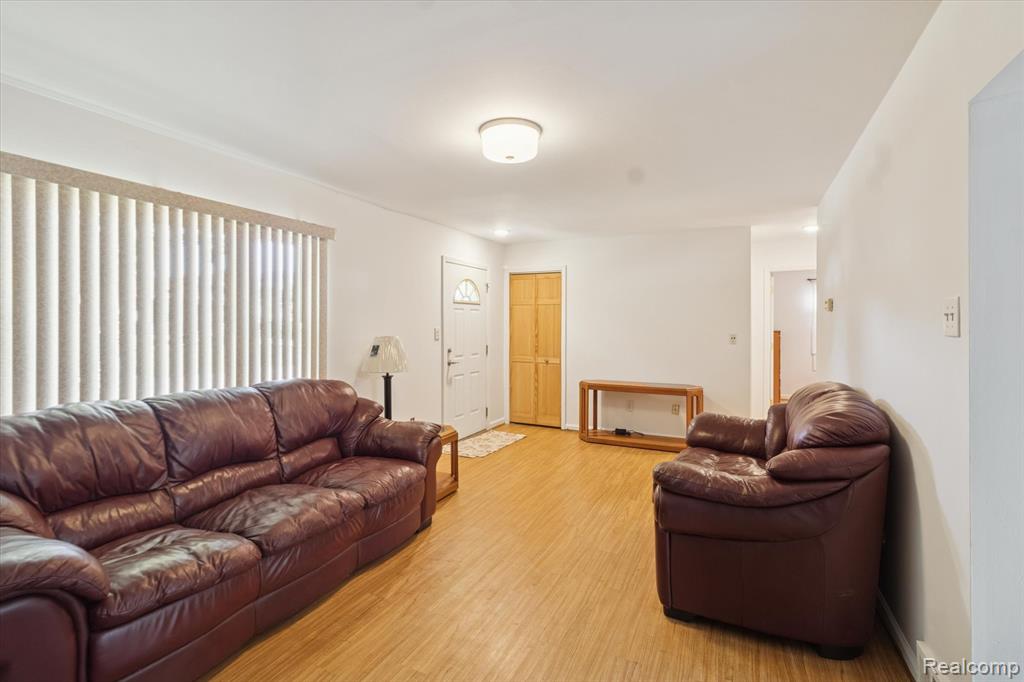 639 N Harvey Street, Westland, MI — Photo 8