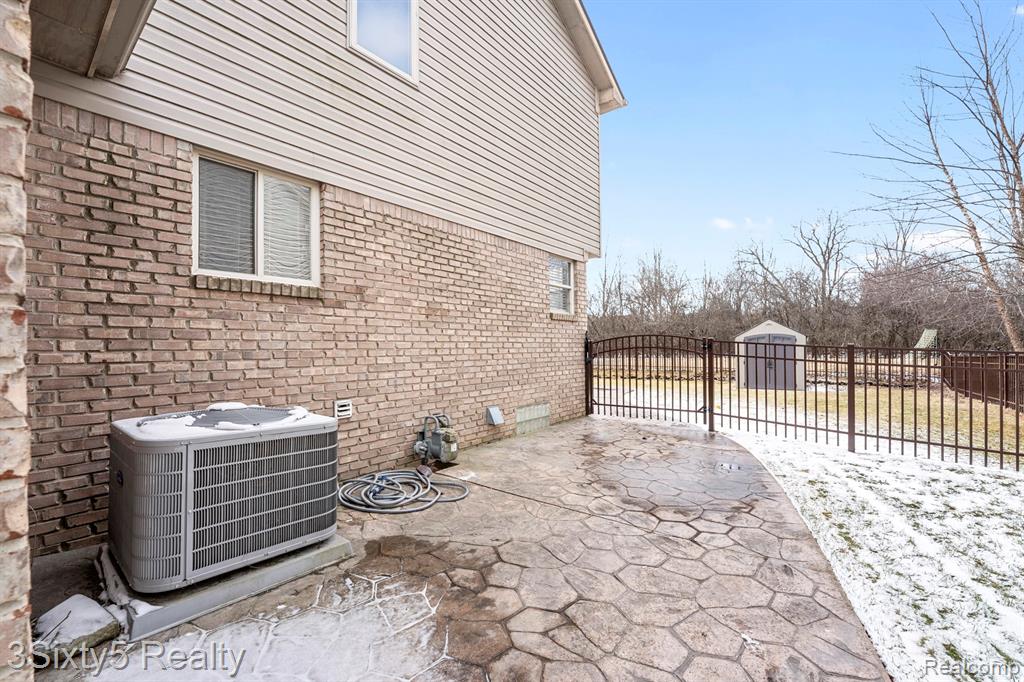 33188 Mallard Drive, Rockwood, MI — Photo 28